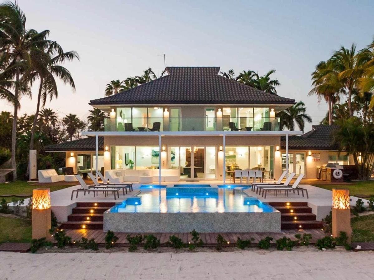 Black Urchin Boutique Resort Bodden Town Ngoại thất bức ảnh