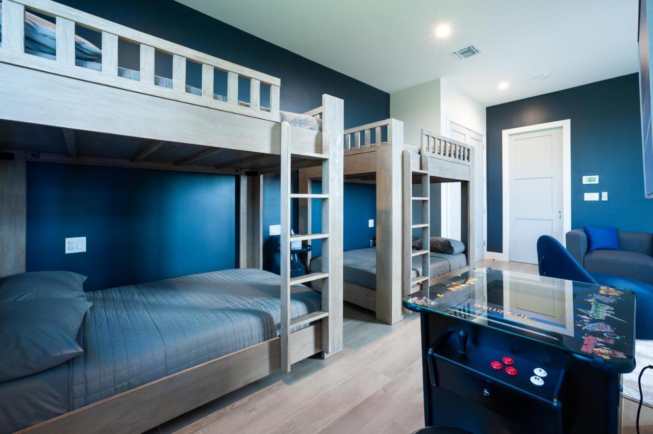 Black Urchin Boutique Resort Bodden Town Ngoại thất bức ảnh