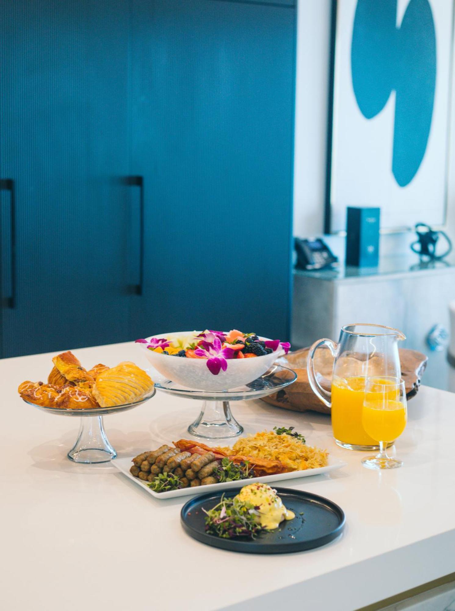 Black Urchin Boutique Resort Bodden Town Ngoại thất bức ảnh