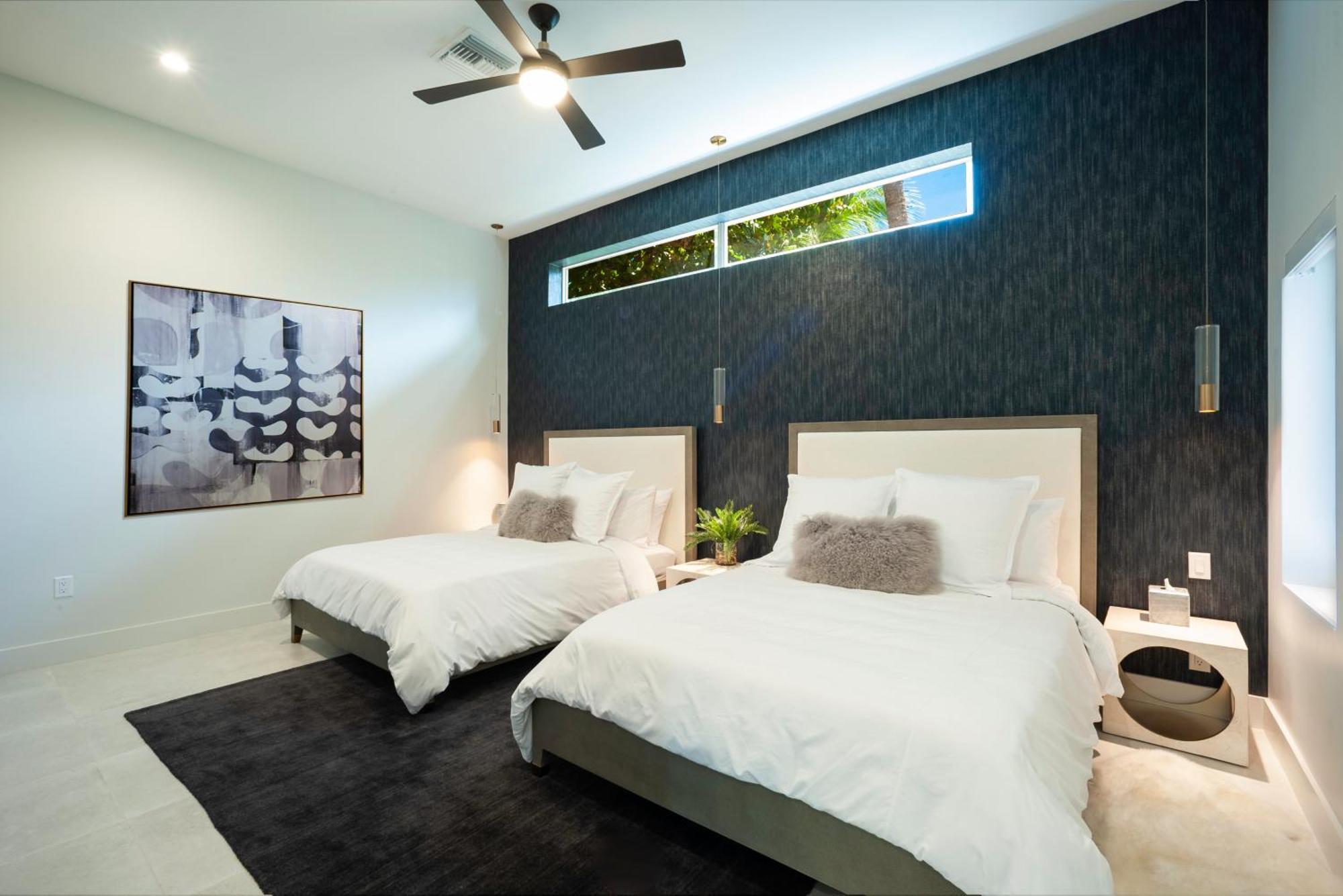 Black Urchin Boutique Resort Bodden Town Phòng bức ảnh